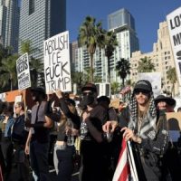 ARTICLE – Los Angeles contre l’ICE. La bataille pour la souveraineté urbaine à Los Angeles, Walter J. Nicholls, La Vie des idées.